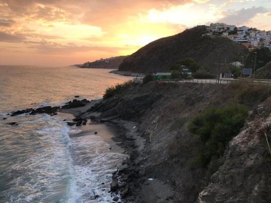 Apartamento Con Vistas Al Mar ネルハ エクステリア 写真